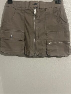 Women's Utility Zip-Front Skirt in Taupe